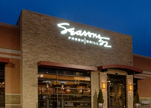 Seasons 52 deals happy hour